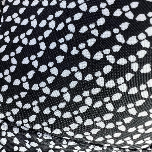 Lululemon Deep Sea Triangle Bikini Swim Top W2AT6S Monochromatic Black GUC - Picture 5 of 10